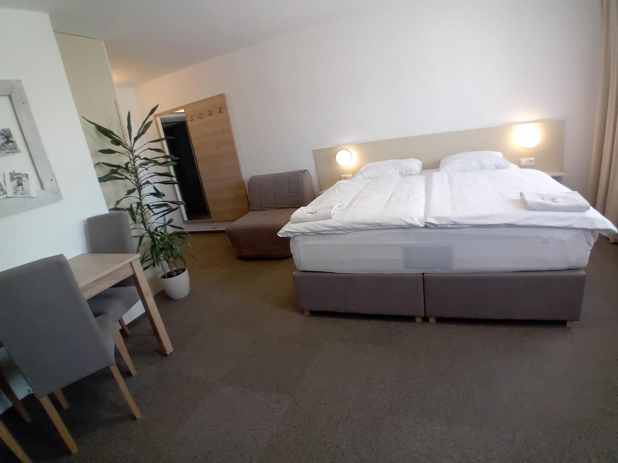 Hotel U Budvaru Ческе-Будеёвице Экстерьер фото